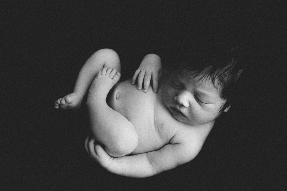 Newborn Photographer Cambridge, UK | Valentina and her little family